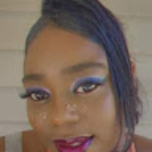 Meet your Posher, Davette